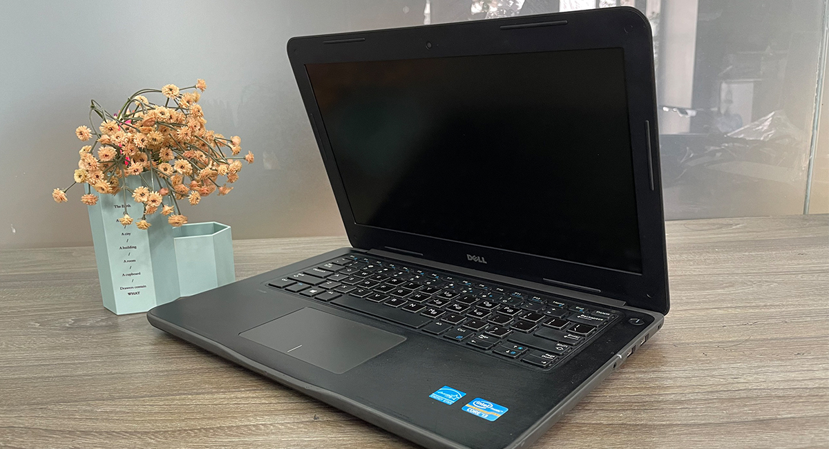 Portátil epresarial Dell Latitude 3380, pantalla HD de 13,3 pulgadas